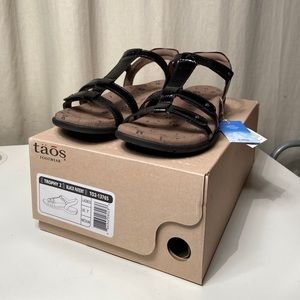 NIB Taos Black Trophy 2 Sandle size 7